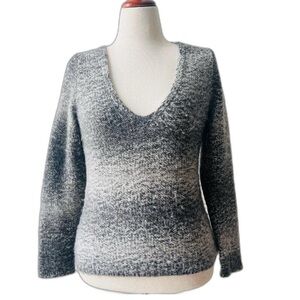 BANANA REPUBLIC Womens Alpaca Wool V Neck Knit Sweater Size Medium fits like XS